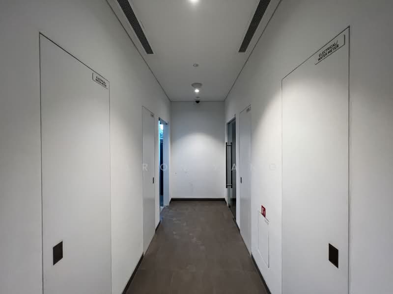Woods Square, 8 Woodlands Square, 872 sqft, Office For Rent, by Aaron Yang, 500192821 - Corridor - CommercialGuru.com.sg