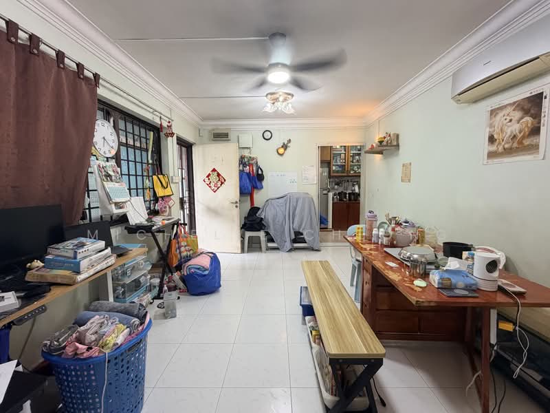 668D Jurong West Street 64, 668D Jurong West Street 64, 3 Bedrooms, 915 sqft, HDB Flat For Sale, by Michelle Cheong, 500192827 - Living Room - PropertyGuru.com.sg