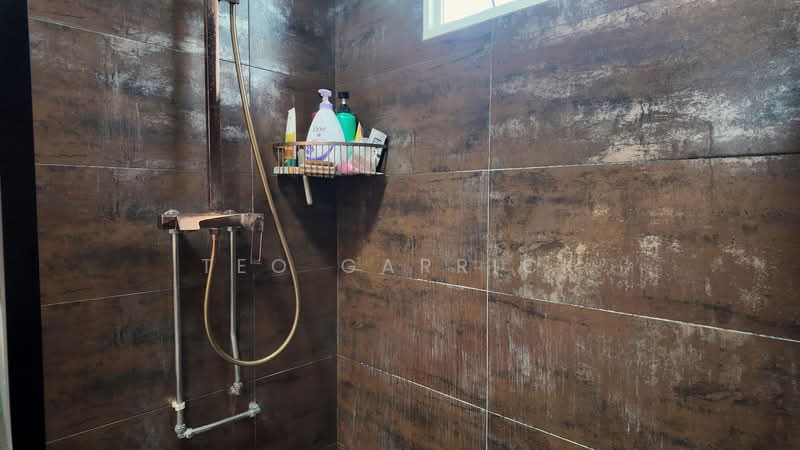336 Sembawang Crescent, 336 Sembawang Crescent, 3 Bedrooms, 1,475 sqft, HDB Flat For Sale, by Teo Garrick, 500192856 - Bathroom - PropertyGuru.com.sg