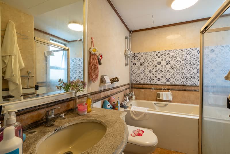 The Bayshore, 22 Bayshore Road, 2 Bedrooms, 947 sqft, Condominium For Sale, by Matthew Lam, 500192857 - Bathroom - PropertyGuru.com.sg