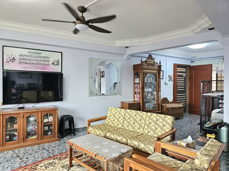 192 Bukit Batok West Avenue 6, 192 Bukit Batok West Avenue 6, 3 Bedrooms, 1,270 sqft, HDB Flat For Sale, by Siti Hasyimah Hassan, 500192860 - Living Room - PropertyGuru.com.sg