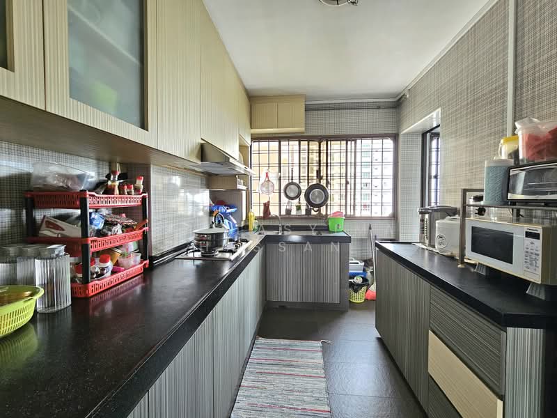 192 Bukit Batok West Avenue 6, 192 Bukit Batok West Avenue 6, 3 Bedrooms, 1,270 sqft, HDB Flat For Sale, by Siti Hasyimah Hassan, 500192860 - Kitchen - PropertyGuru.com.sg