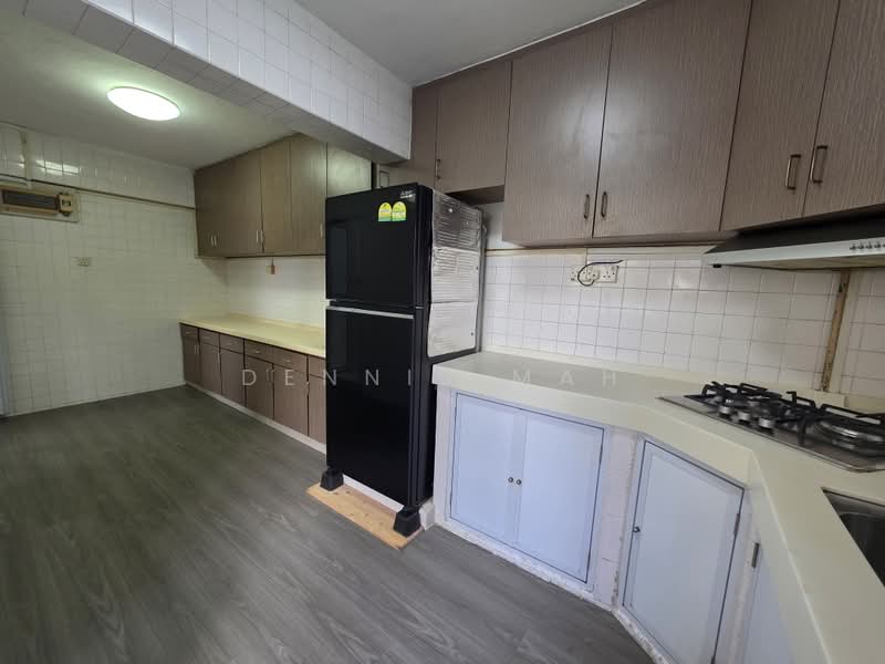 Neptune Court, 1 Marine Vista, 3 Bedrooms, 1,270 sqft, Apartment For Sale, by Dennis Mah, 500192876 - Kitchen - PropertyGuru.com.sg