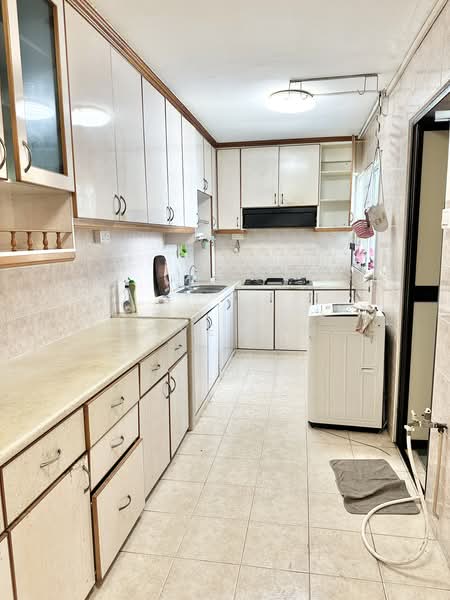 135 Bishan Street 12, 135 Bishan Street 12, 3 Bedrooms, 1,302 sqft, HDB Flat For Sale, by Dave Lim, 500192891 - Kitchen - PropertyGuru.com.sg