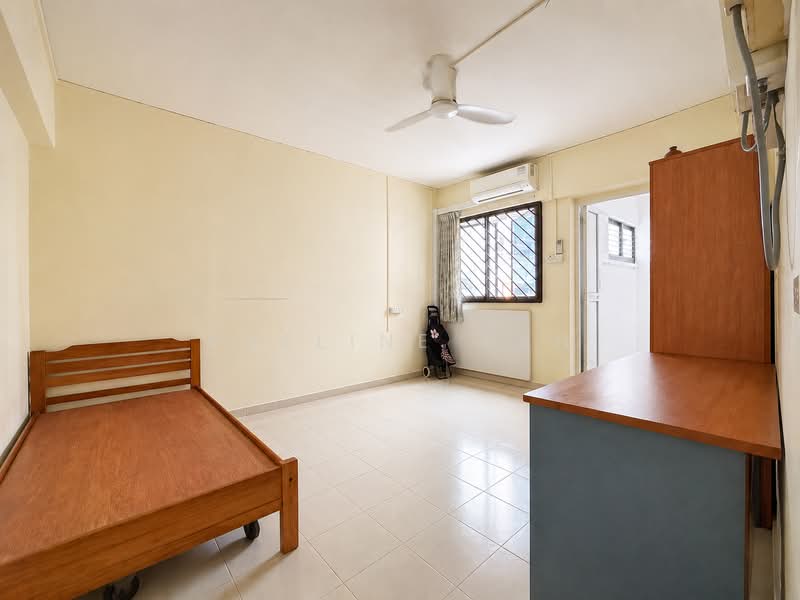 210 Bukit Batok Street 21, 210 Bukit Batok Street 21, 3 Bedrooms, 1,119 sqft, HDB Flat For Sale, by Aveline Tan, 500192896 - Bedroom - PropertyGuru.com.sg