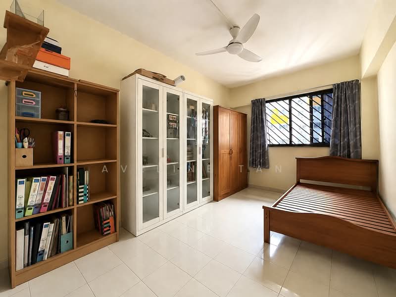 210 Bukit Batok Street 21, 210 Bukit Batok Street 21, 3 Bedrooms, 1,119 sqft, HDB Flat For Sale, by Aveline Tan, 500192896 - Bedroom - PropertyGuru.com.sg
