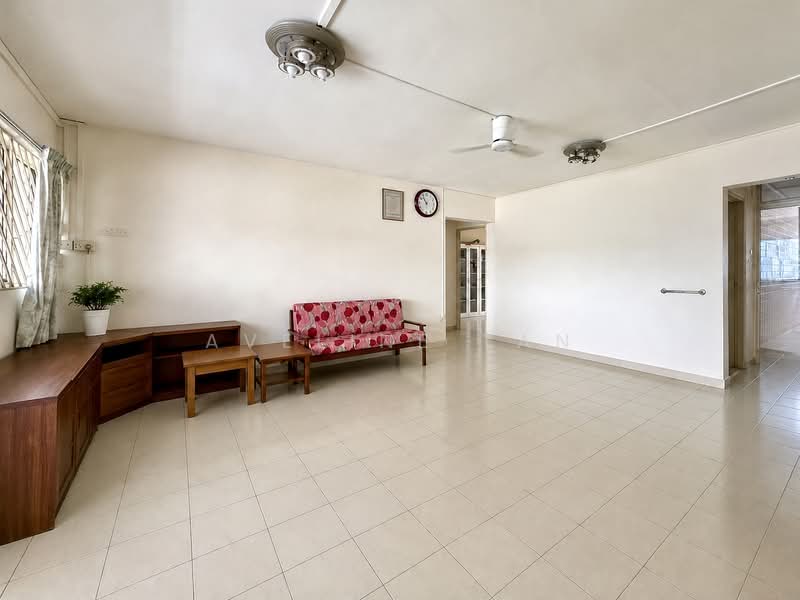 210 Bukit Batok Street 21, 210 Bukit Batok Street 21, 3 Bedrooms, 1,119 sqft, HDB Flat For Sale, by Aveline Tan, 500192896 - Living Room - PropertyGuru.com.sg