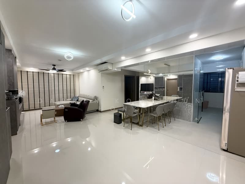 415A Northshore Drive, 415A Northshore Drive, 4 Bedrooms, 1,206 sqft, HDB Flat For Rent, by Darren Koh Chun Hong, 500192905 - Living Room - PropertyGuru.com.sg