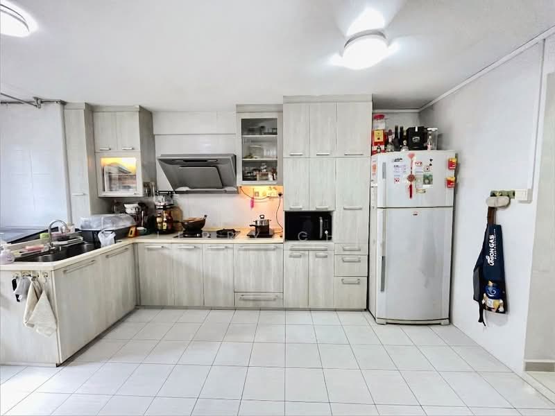 155 Hougang Street 11, 155 Hougang Street 11, 2 Bedrooms, 990 sqft, HDB Flat For Sale, by Jerry Chen, 500192909 - Kitchen - PropertyGuru.com.sg
