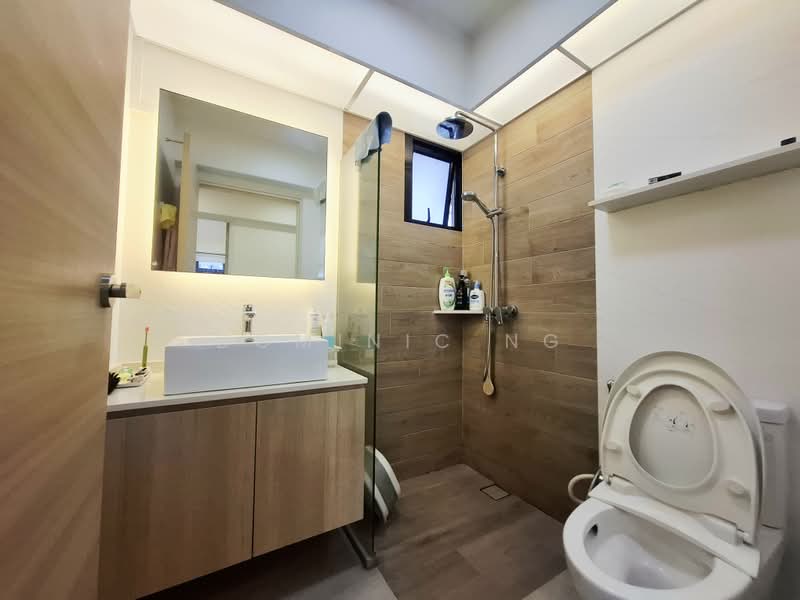 471A Fernvale Street, 471A Fernvale Street, 3 Bedrooms, 1,216 sqft, HDB Flat For Sale, by Dominic Ng, 500192914 - Bathroom - PropertyGuru.com.sg