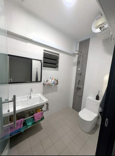 691D Woodlands Drive 73, 691D Woodlands Drive 73, 2 Bedrooms, 1,216 sqft, HDB Flat For Sale, by Bobby Ho, 500192918 - Bathroom - PropertyGuru.com.sg