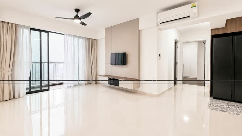 420A Northshore Drive, 420A Northshore Drive, 3 Bedrooms, 1,238 sqft, HDB Flat For Sale, by Asley Ho, 500192919 - Living Room w Balcony - PropertyGuru.com.sg