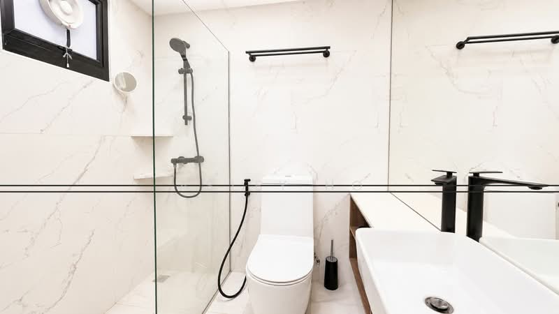 420A Northshore Drive, 420A Northshore Drive, 3 Bedrooms, 1,238 sqft, HDB Flat For Sale, by Asley Ho, 500192919 - Bathroom - PropertyGuru.com.sg