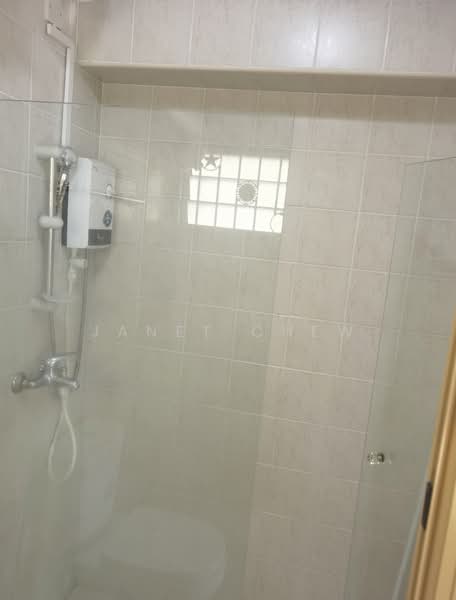 687B Woodlands Drive 75, 687B Woodlands Drive 75, 3 Bedrooms, 1,216 sqft, HDB Flat For Sale, by Janet Chew, 500192935 - Bathroom - PropertyGuru.com.sg