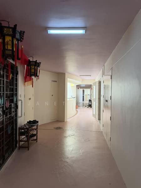687B Woodlands Drive 75, 687B Woodlands Drive 75, 3 Bedrooms, 1,216 sqft, HDB Flat For Sale, by Janet Chew, 500192935 - Corridor - PropertyGuru.com.sg