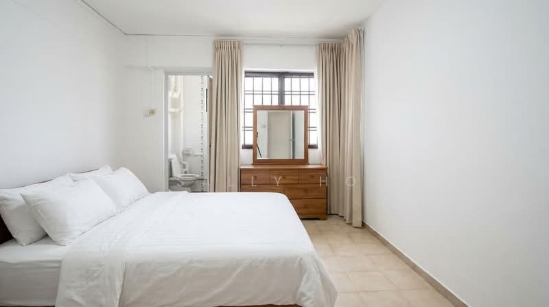 401 Hougang Avenue 10, 401 Hougang Avenue 10, 3 Bedrooms, 990 sqft, HDB Flat For Sale, by Sally Ho, 500192958 - Bedroom - PropertyGuru.com.sg
