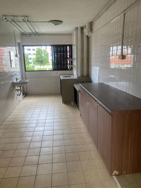 401 Hougang Avenue 10, 401 Hougang Avenue 10, 3 Bedrooms, 990 sqft, HDB Flat For Sale, by Sally Ho, 500192958 - Kitchen - PropertyGuru.com.sg