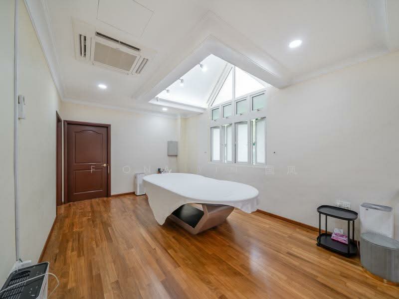❤️Very Motivated⭐️Bungalow Zone⭐️Well Renovated⭐️Fiona 国凤 8218☎️5108, Trevose Crescent, Kheam Hock Road, Camborne Road, Narooma Road, Dalkeith Road, Harlyn Road, Berrima Road, Merryn Road, 5 Bedrooms, 5,500 sqft, Detached House For Sale, by Fiona Yin 国凤, 500193016 - Interior - PropertyGuru.com.sg