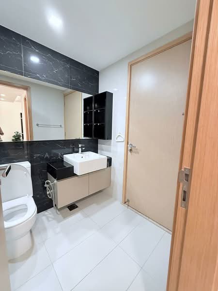 Esparina Residences, 113 Compassvale Bow, 2 Bedrooms, 678 sqft, Executive Condominium For Rent, by Anthea Yeo 杨丽娇, 500193032 - Bathroom - PropertyGuru.com.sg