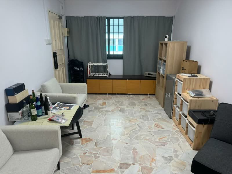 711 Hougang Avenue 2, 711 Hougang Avenue 2, 3 Bedrooms, 969 sqft, HDB Flat For Rent, by Chew Ling Ling 周鈴鈴, 500193034 - Living Room - PropertyGuru.com.sg