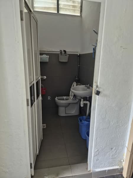 261 Yishun Street 22, Yishun Street 22, 700 sqft, Shop / Shophouse For Rent, by Pearlyn Tan, 500193039 - Bathroom - CommercialGuru.com.sg