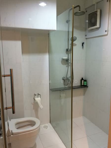 21 Holland Drive, 21 Holland Drive, 3 Bedrooms, 1,256 sqft, HDB Flat For Sale, by Lisa Luo, 500193057 - Bathroom - PropertyGuru.com.sg
