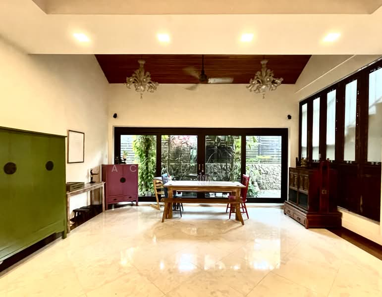 Bungalow Villa with Pool & Italian Kitchen, , 6 Bedrooms, 8,822 sqft, Bungalow House For Rent, by Jackie Mang, 500193068 - Dining Room - PropertyGuru.com.sg