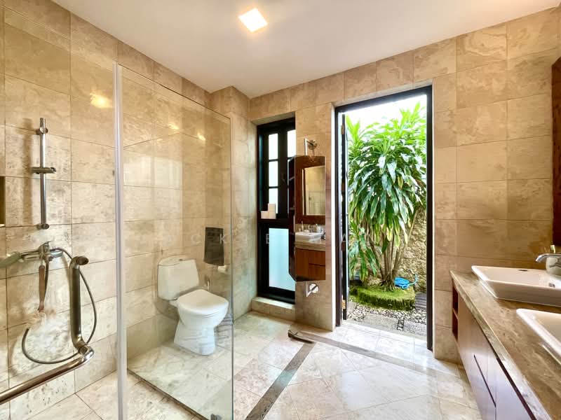 Bungalow Villa with Pool & Italian Kitchen, , 6 Bedrooms, 8,822 sqft, Bungalow House For Rent, by Jackie Mang, 500193068 - Bathroom - PropertyGuru.com.sg