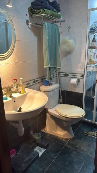 Westmere, 71 Jurong East Street 13, 3 Bedrooms, 1,206 sqft, Condominium For Sale, by Jean Ang 诗吟, 500193069 - Bathroom - PropertyGuru.com.sg