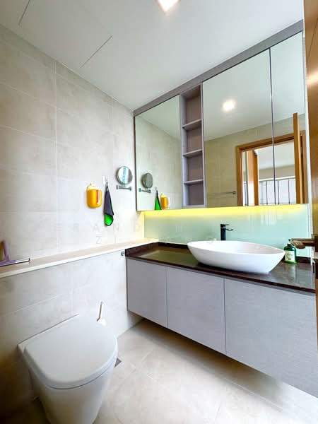 The Esta, 33 Amber Gardens, 2 Bedrooms, 1,001 sqft, Condominium For Rent, by Brandon Lau Zi Yang, 500193085 - Bathroom - PropertyGuru.com.sg