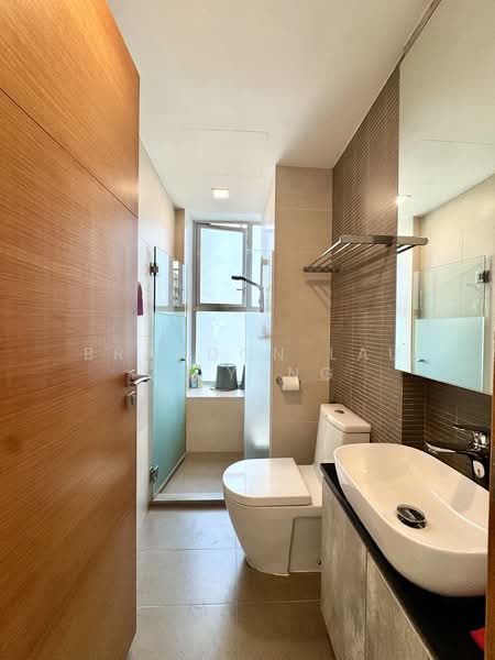The Esta, 33 Amber Gardens, 2 Bedrooms, 1,001 sqft, Condominium For Rent, by Brandon Lau Zi Yang, 500193085 - Bathroom - PropertyGuru.com.sg