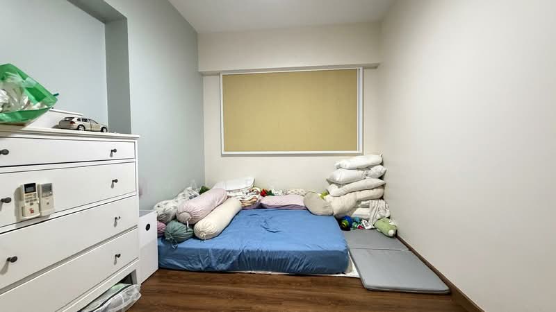 439C Bukit Batok West Avenue 8, 439C Bukit Batok West Avenue 8, 3 Bedrooms, 1,001 sqft, HDB Flat For Sale, by James Yeo, 500193094 - Bedroom - PropertyGuru.com.sg