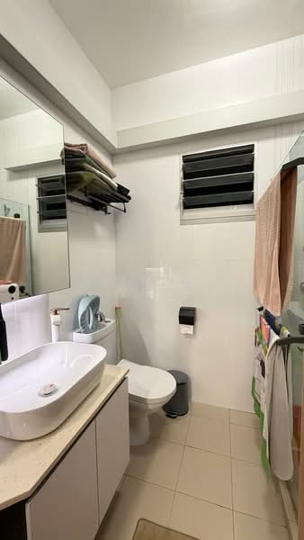 439C Bukit Batok West Avenue 8, 439C Bukit Batok West Avenue 8, 3 Bedrooms, 1,001 sqft, HDB Flat For Sale, by James Yeo, 500193094 - Bathroom - PropertyGuru.com.sg