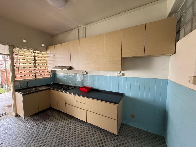 92 Serangoon Garden Way, Serangoon Garden Way, 3 Bedrooms, 2,300 sqft, Terraced House For Rent, by Shallen Lim, 500193110 - Kitchen - PropertyGuru.com.sg