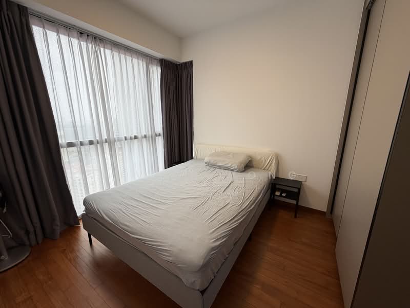 Stirling Residences, 23 Stirling Road, 3 Bedrooms, 1,055 sqft, Condominium For Rent, by Vivian Wong, 500193111 - Master Bedroom - PropertyGuru.com.sg