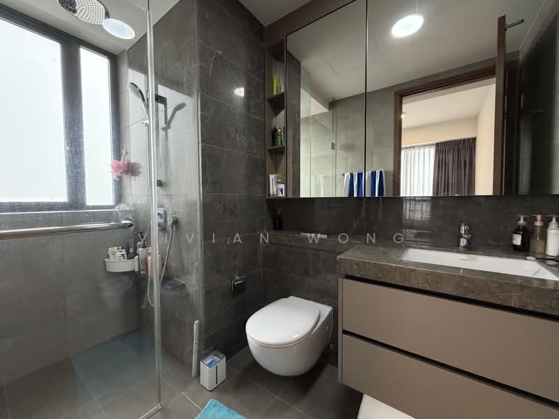 Stirling Residences, 23 Stirling Road, 3 Bedrooms, 1,055 sqft, Condominium For Rent, by Vivian Wong, 500193111 - Bathroom - PropertyGuru.com.sg