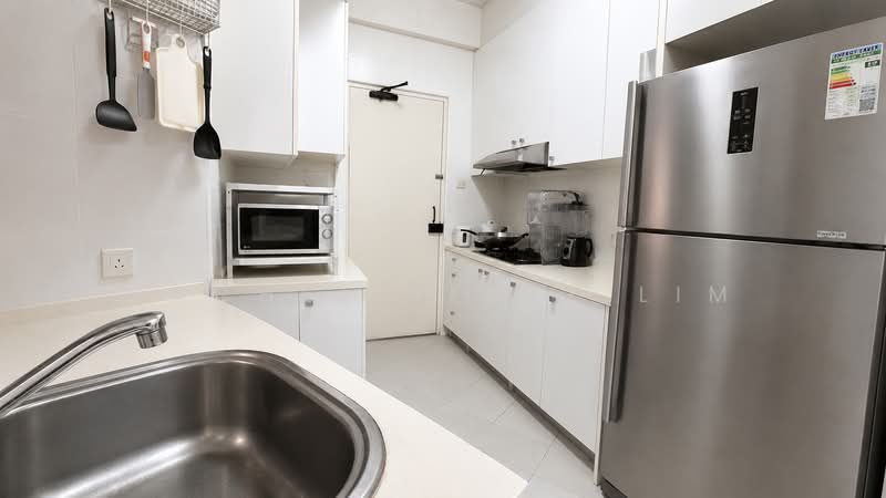Bayshore Park, 66 Bayshore Road, 2 Bedrooms, 936 sqft, Condominium For Sale, by Rachel Renee Lim, 500193115 - Kitchen - PropertyGuru.com.sg