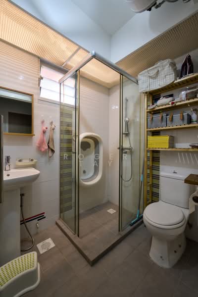 673A Edgefield Plains, 673A Edgefield Plains, 3 Bedrooms, 969 sqft, HDB Flat For Sale, by Roger Tay, 500193123 - Bathroom - PropertyGuru.com.sg