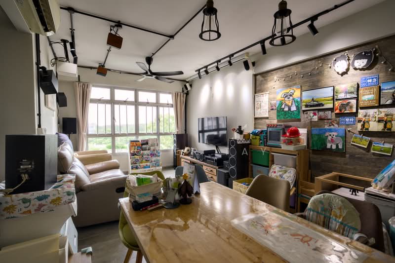 673A Edgefield Plains, 673A Edgefield Plains, 3 Bedrooms, 969 sqft, HDB Flat For Sale, by Roger Tay, 500193123 - Living Room - PropertyGuru.com.sg