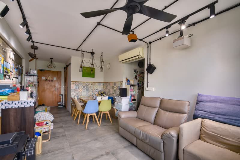 673A Edgefield Plains, 673A Edgefield Plains, 3 Bedrooms, 969 sqft, HDB Flat For Sale, by Roger Tay, 500193123 - Living Room - PropertyGuru.com.sg