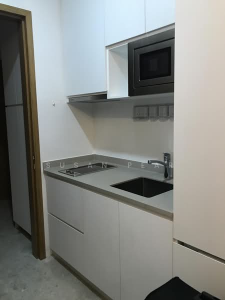 18 Woodsville, 18 Woodsville Close, 2 Bedrooms, 818 sqft, Condominium For Sale, by Susan Pear, 500193125 - Kitchen - PropertyGuru.com.sg