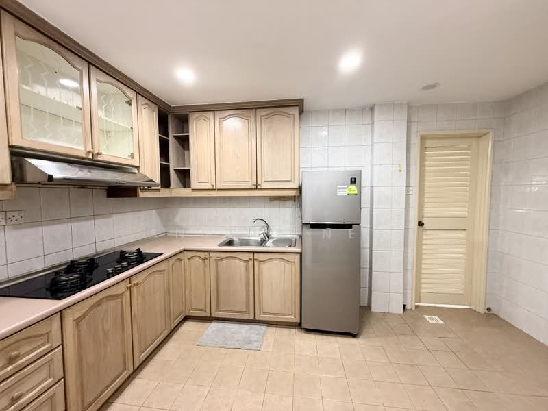 La Crystal, 160 Killiney Road, 3 Bedrooms, 1,076 sqft, Condominium For Sale, by Angela Neo, 500193133 - Kitchen - PropertyGuru.com.sg