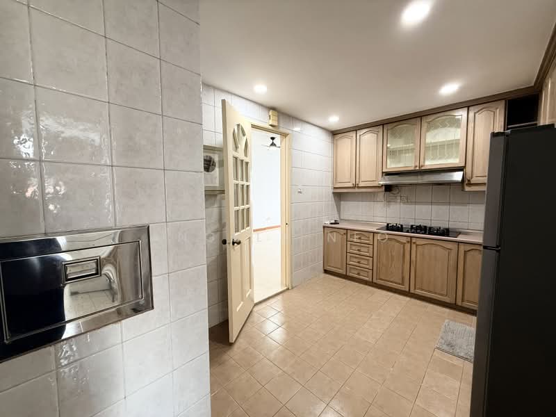 La Crystal, 160 Killiney Road, 3 Bedrooms, 1,076 sqft, Condominium For Sale, by Angela Neo, 500193133 - Kitchen - PropertyGuru.com.sg
