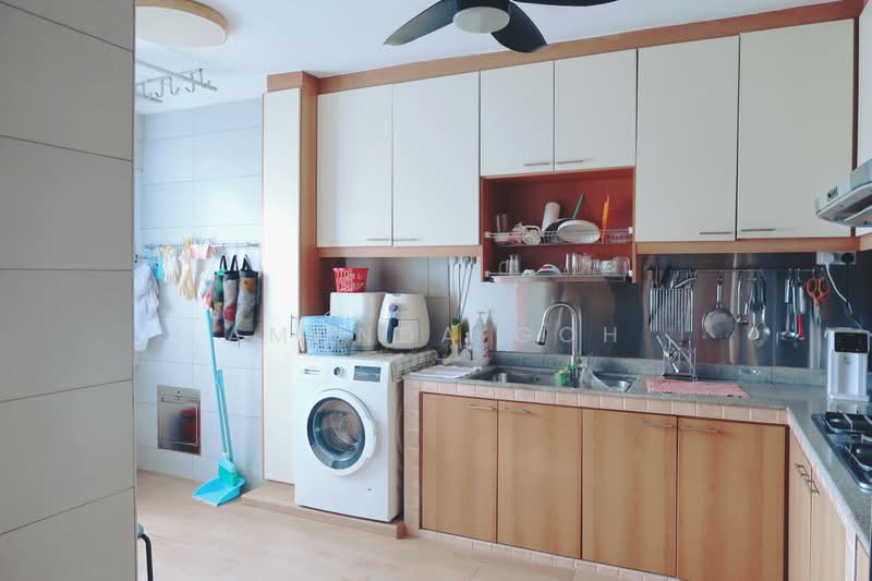 470 Jurong West Street 41, 470 Jurong West Street 41, 3 Bedrooms, 1,604 sqft, HDB Flat For Sale, by Amanda Goh, 500193136 - Kitchen - PropertyGuru.com.sg