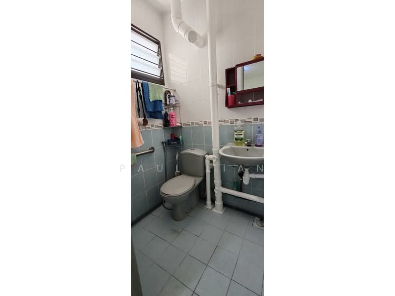 414 Ang Mo Kio Avenue 10, 414 Ang Mo Kio Avenue 10, 3 Bedrooms, 990 sqft, HDB Flat For Rent, by Paul Lian, 500193145 - Bathroom - PropertyGuru.com.sg