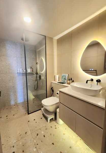 One Shenton, 1 Shenton Way, 1 Bedroom, 947 sqft, Condominium For Sale, by Afe Chua, 500193146 - Bathroom - PropertyGuru.com.sg