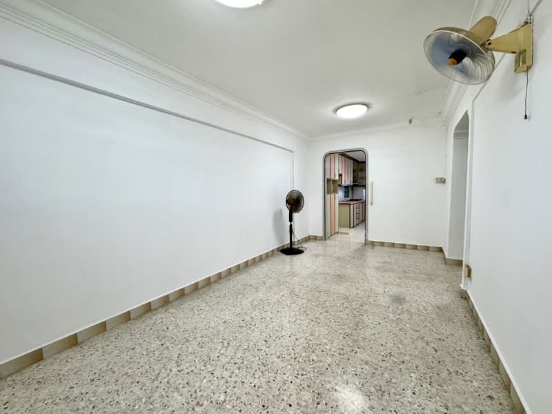 405 Ang Mo Kio Avenue 10, 405 Ang Mo Kio Avenue 10, 2 Bedrooms, 721 sqft, HDB Flat For Sale, by Mallory Lau, 500193152 - Living Room - PropertyGuru.com.sg