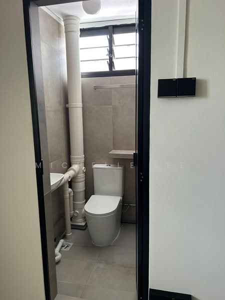 6 Ghim Moh Road, 6 Ghim Moh Road, Room Rental, 180 sqft, HDB Flat For Rent, by Michelle Lee, 500193160 - Bathroom - PropertyGuru.com.sg