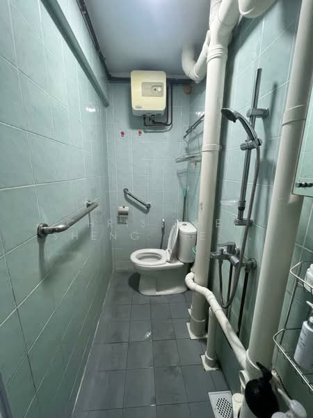 6 Jalan Batu, 6 Jalan Batu, Room Rental, 116 sqft, HDB Flat For Rent, by Chris Chee Sheng Jie 徐胜杰, 500193173 - Bathroom - PropertyGuru.com.sg