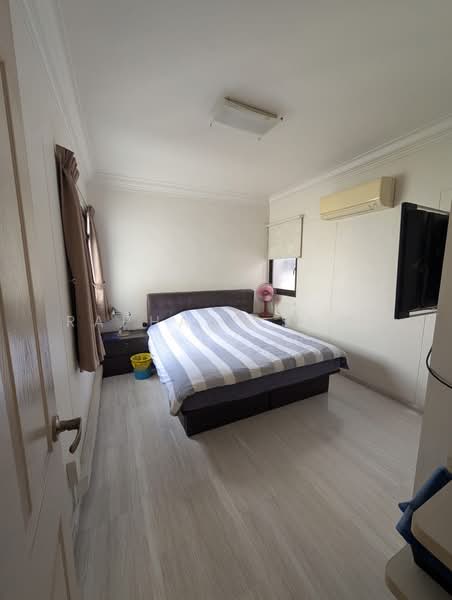 200D Sengkang East Road, 200D Sengkang East Road, 3 Bedrooms, 1,184 sqft, HDB Flat For Sale, by Raphael Seah YX, 500193184 - Bedroom - PropertyGuru.com.sg